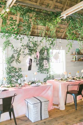 Aurora Tablecloths - Wolf & Irving